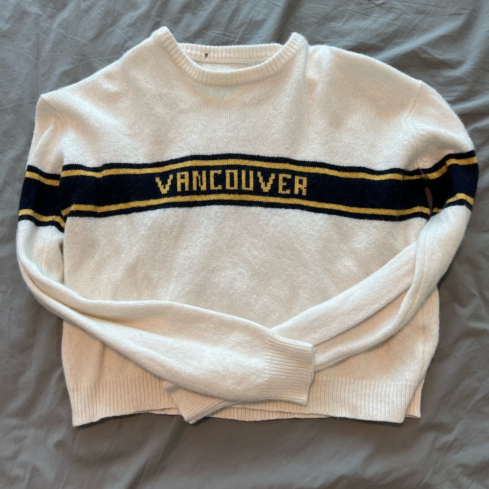 Brandy Melville Vancouver Sweater